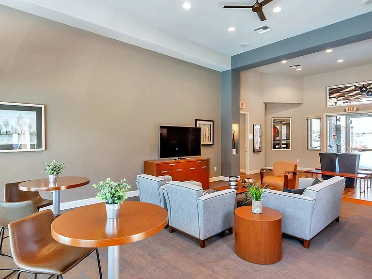 Copper Cove Apartments — Photo 10