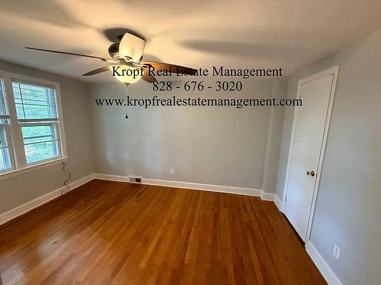 16 Larchmont Rd — Photo 15