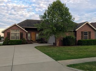 3556 W McKenzie St, Battlefield, MO 65619