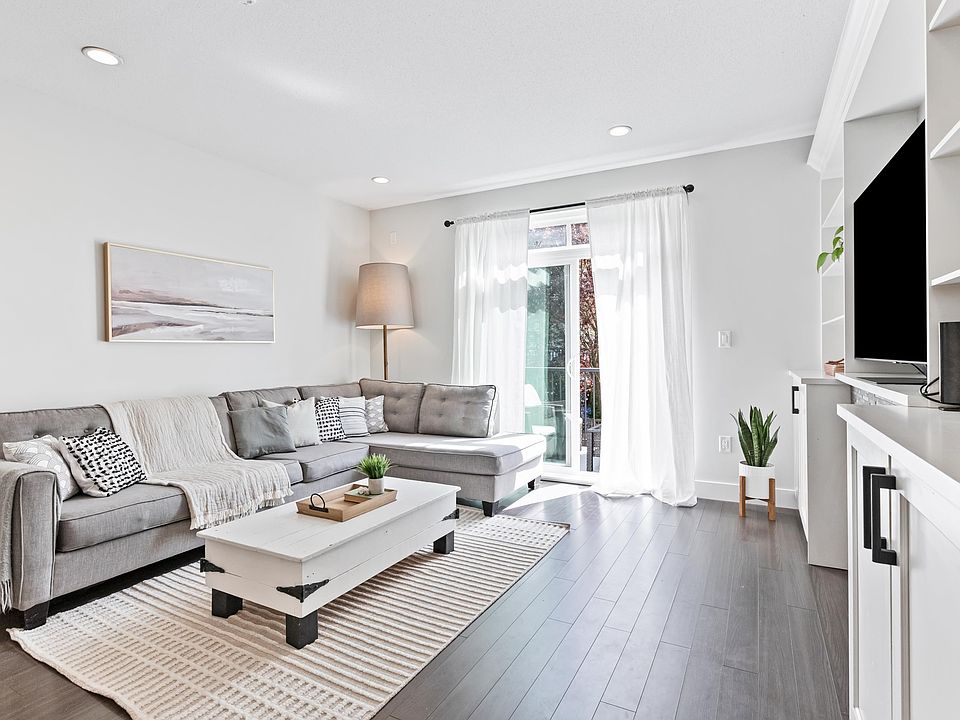 1st image of 22-3039 156th St #22