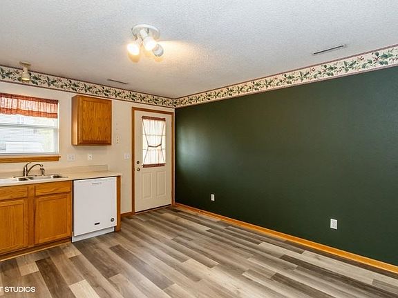 4th image of 357 Sugar Creek Ln