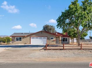 22113 Sioux Rd, Apple Valley, CA 92308