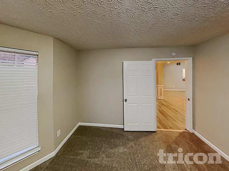 94 Oakview Dr — Photo 10