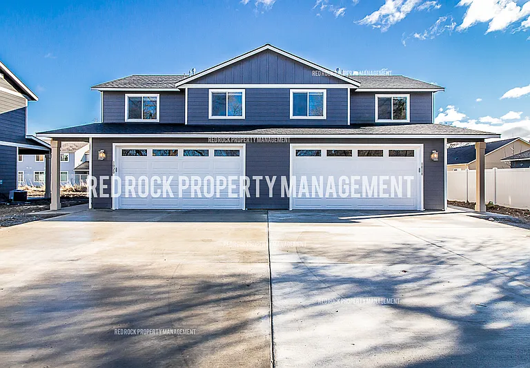 1122 N Davis Ln — Photo 1