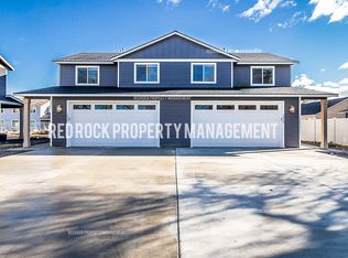 1122 N Davis Ln, Greenacres, WA 99016