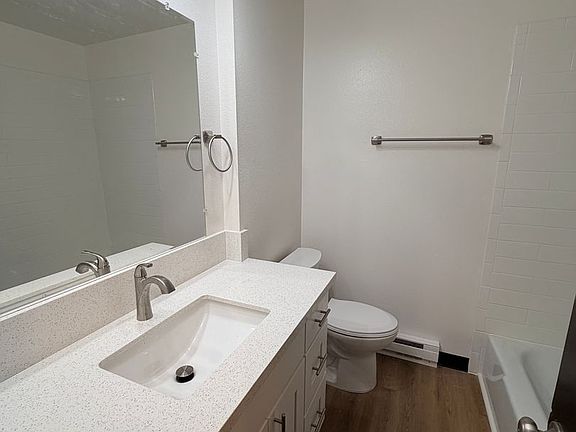 4th image of 9008 NE Hassalo St #B