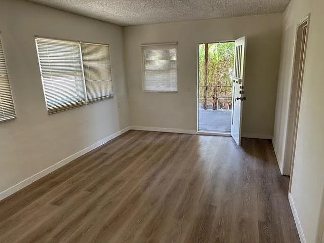 1098 E Orange Grove Blvd — Photo 5
