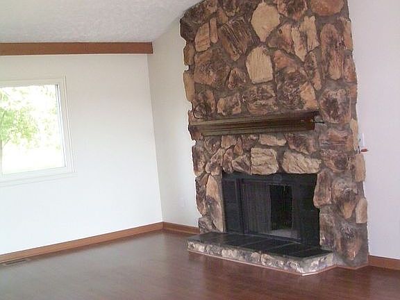 Fireplace/Living Room
