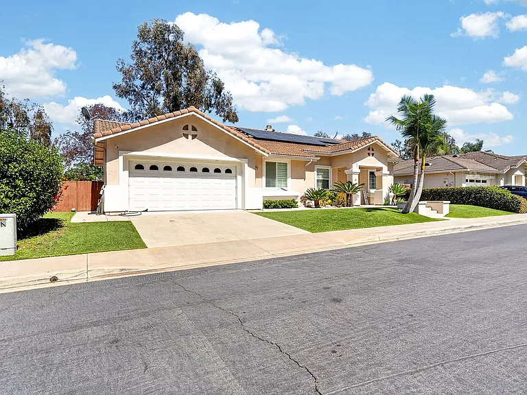 1528 Knoll Park Gln — Photo 32