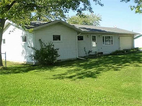 2nd image of 2268 Royal Oak Ave