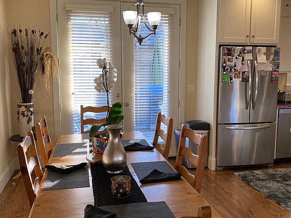 4th image of 918 Boccoli St