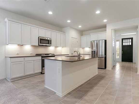 5th image of 709 Beautyberry Ln