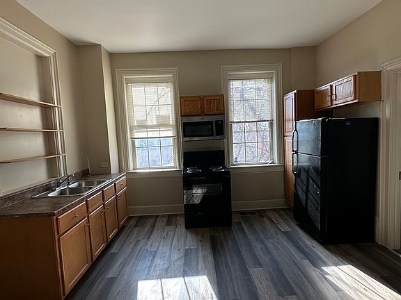 3rd image of 10067 Franklin Ave APT 1W