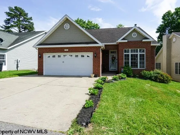 5 Naomi Ct, Fairmont, WV 26554