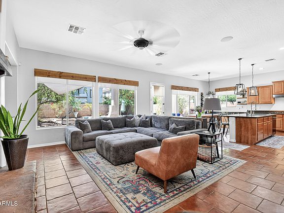 4th image of 3420 S HOLGUIN Way