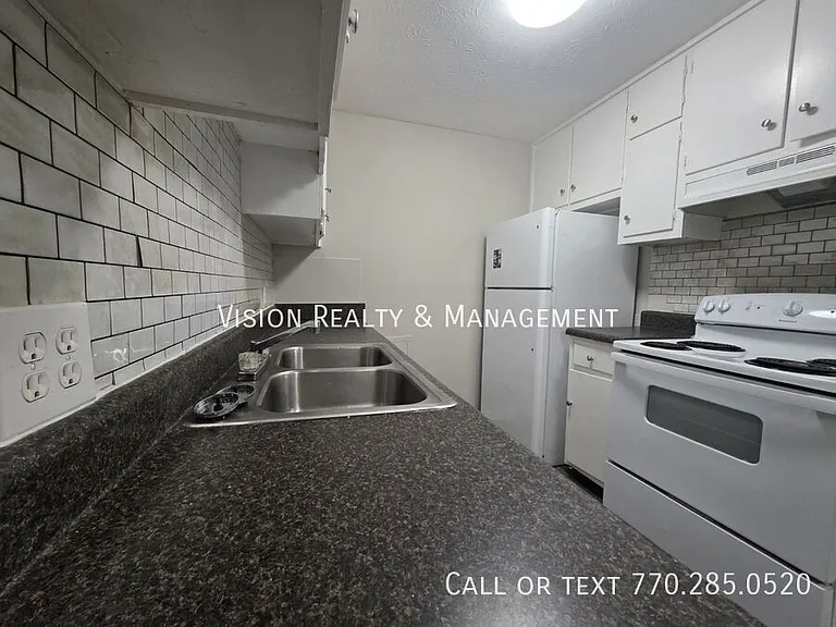101 Bowen Dr — Photo 8