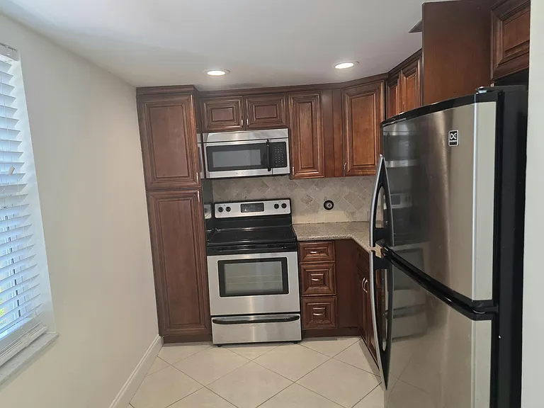 3100 NE 48th Ct #113 — Photo 23