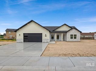 375 Locust St, Hazelton, ID 83335