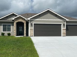 2504 E 26th Ter, Lawrence, KS 66046