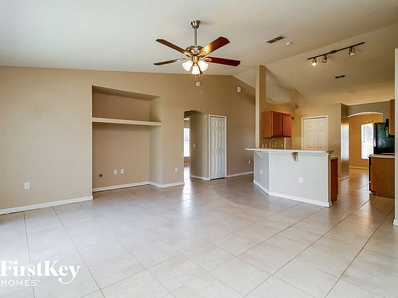 2nd image of 703 Pelican Ct
