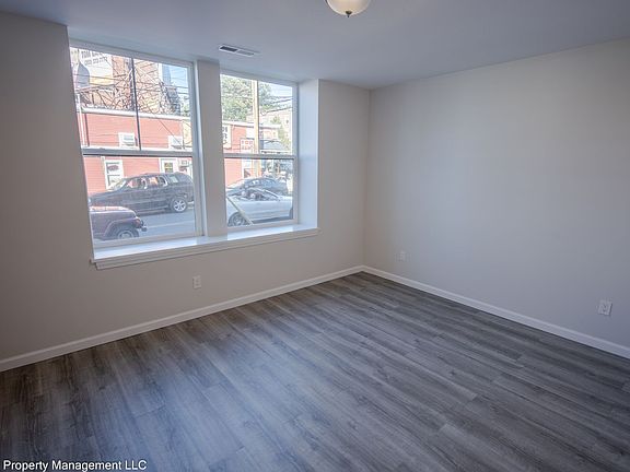 4th image of 2836 Fairfield Ave Unit 104