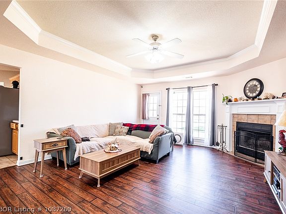 2nd image of 3325 N Rudy Rd