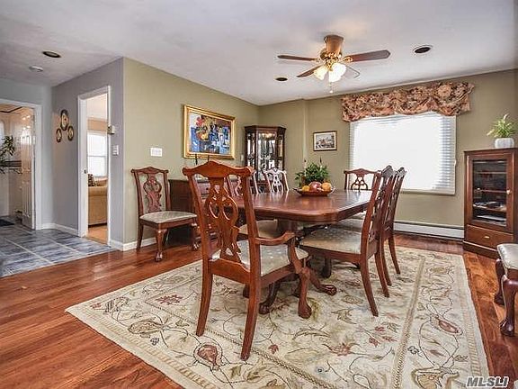 4th image of 8 Manhasset Ave