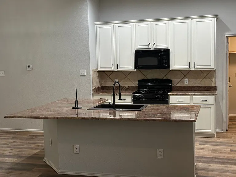 5212 Blackwood Dr — Photo 8