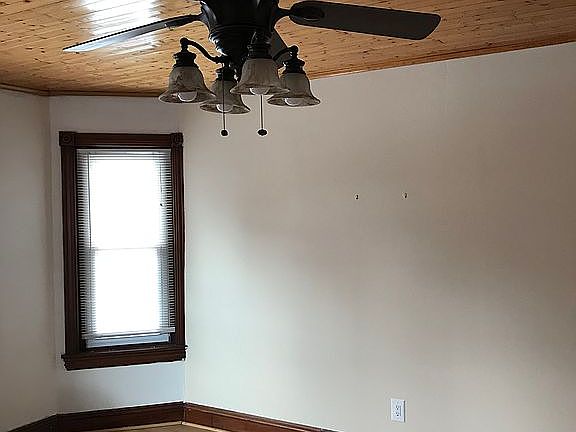 2nd floor apartment living 