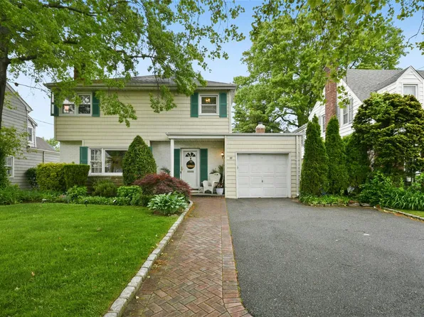 53 Muirfield Road, Rockville Centre, NY 11570