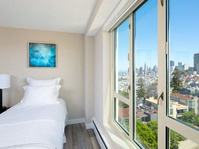 1000 Chestnut St APT 15C - Main Image