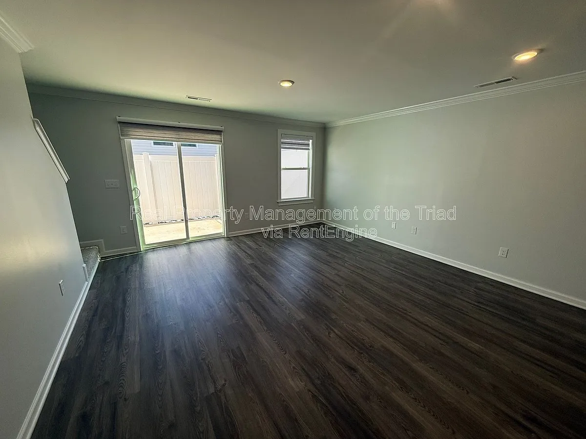 Building Photo - 108 Span Ln