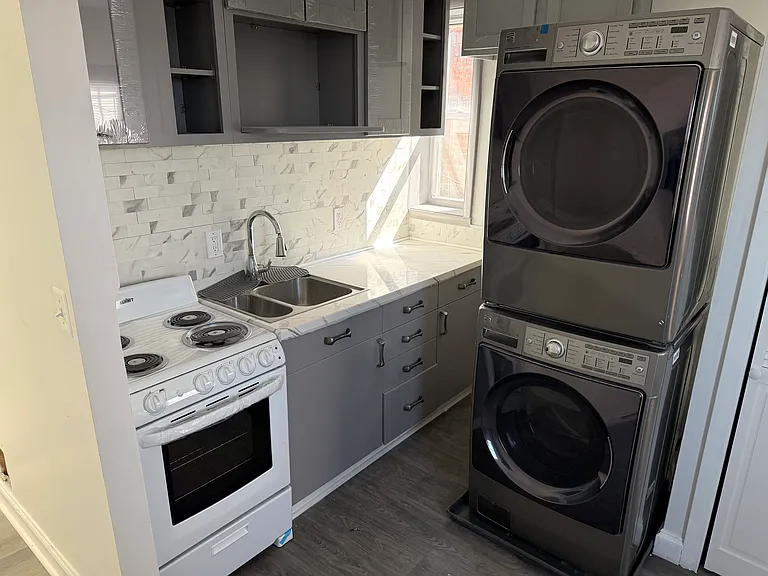 2324 Madison Ave #3 — Photo 8