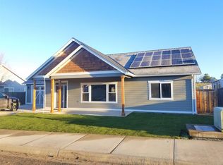 670 Nottingham Ter, Eagle Point, OR 97524