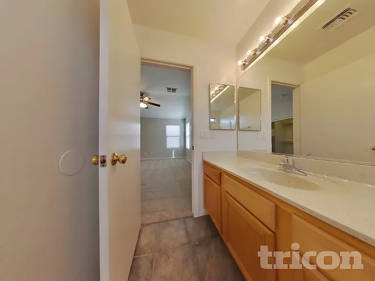 10819 W Virginia Ave — Photo 14