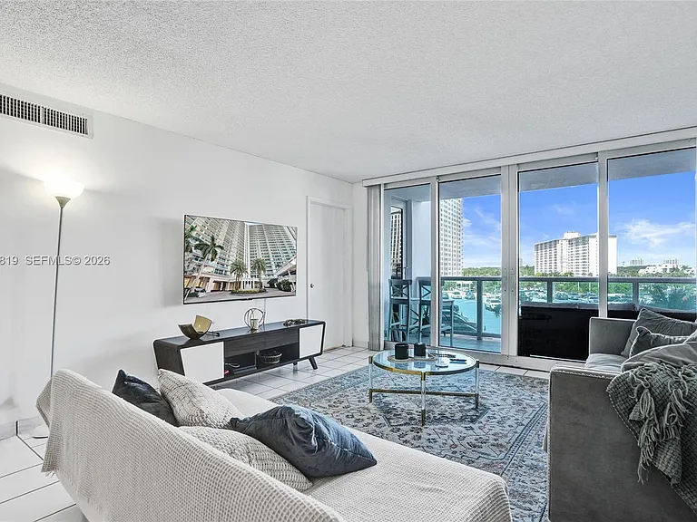 100 Bayview Dr #401 — Photo 15