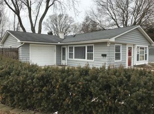 42 Chatham Pl, Montgomery, IL 60538