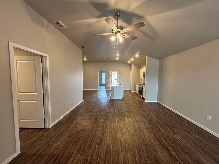 3506 Trenton Ave — Photo 3