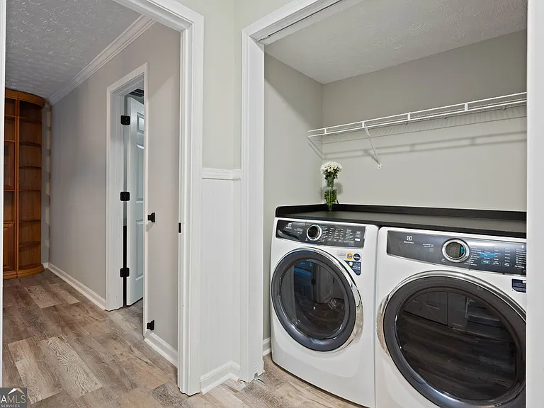 5870 Shadewater Dr — Photo 23
