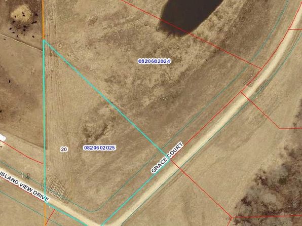25 Island View Dr, Garnavillo, IA 52049