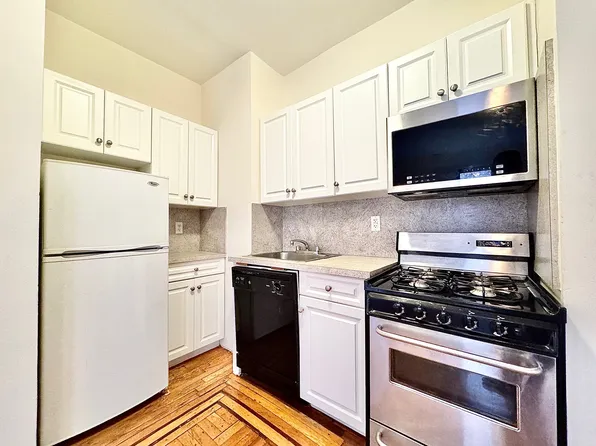 43-33 42nd Street image 4 of 9