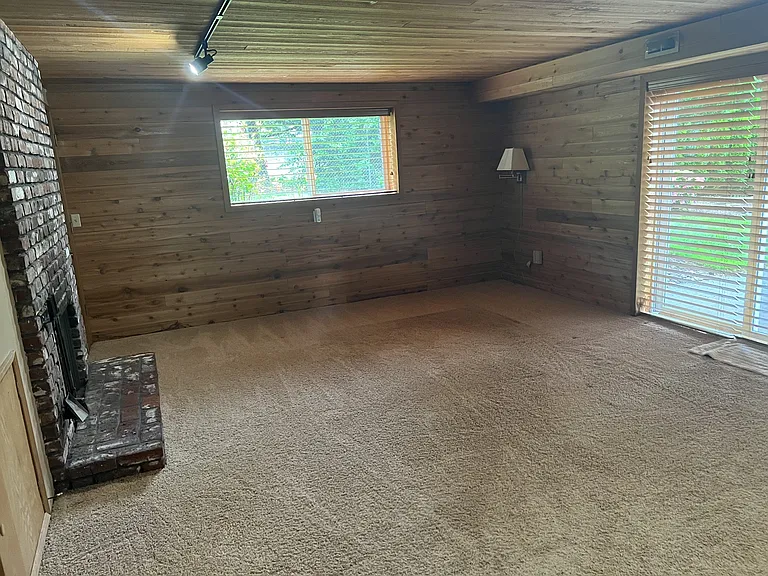 11820 NW Marylee Ct — Photo 4