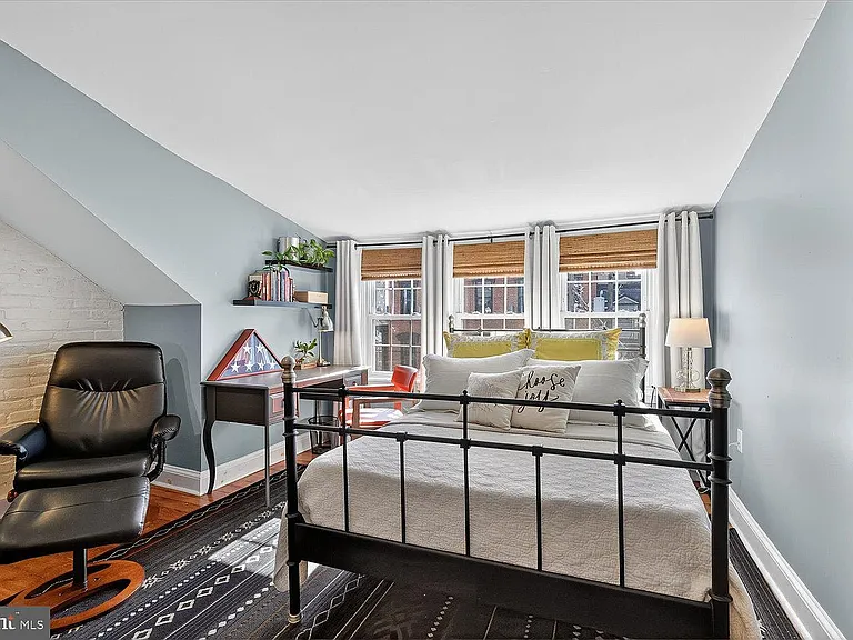 403 N Queen St — Photo 33