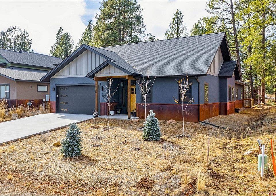 1st image of 220 Edgemont Meadows Road