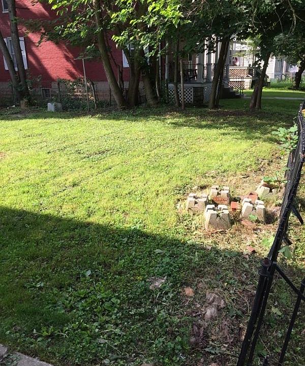 2nd image of 422 E King St