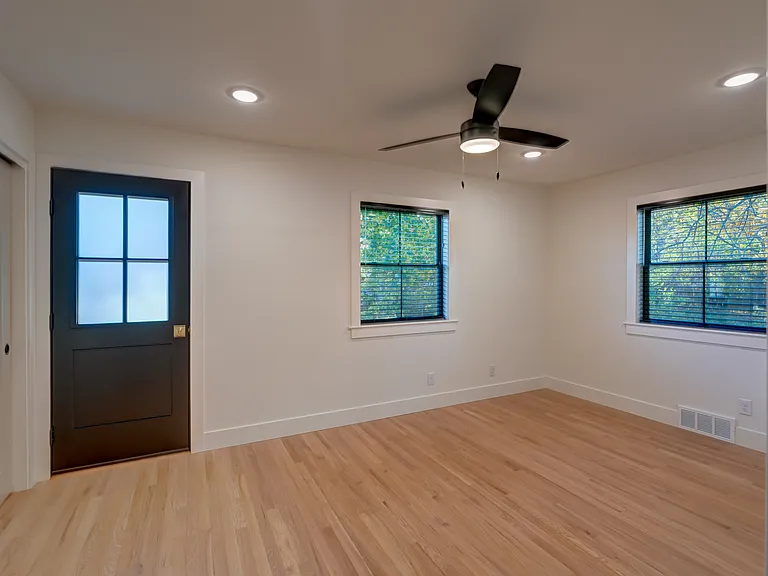 405 Presidential Ln #3 — Photo 13