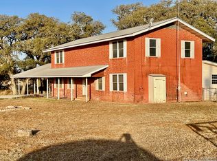 500 Bluntzer Rd, Jourdanton, TX 78026