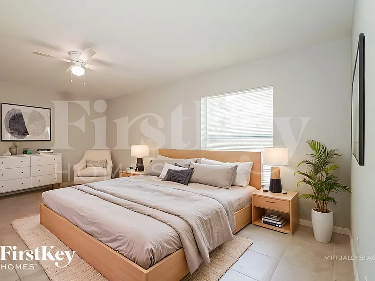 12246 Gulfstream Blvd — Photo 11