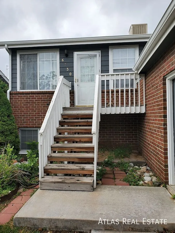 Coming Soon! Spacious 5bd/3ba Home in Southwest Brighton — Photo 2