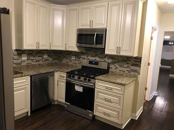 4th image of 7343 S Claremont Ave